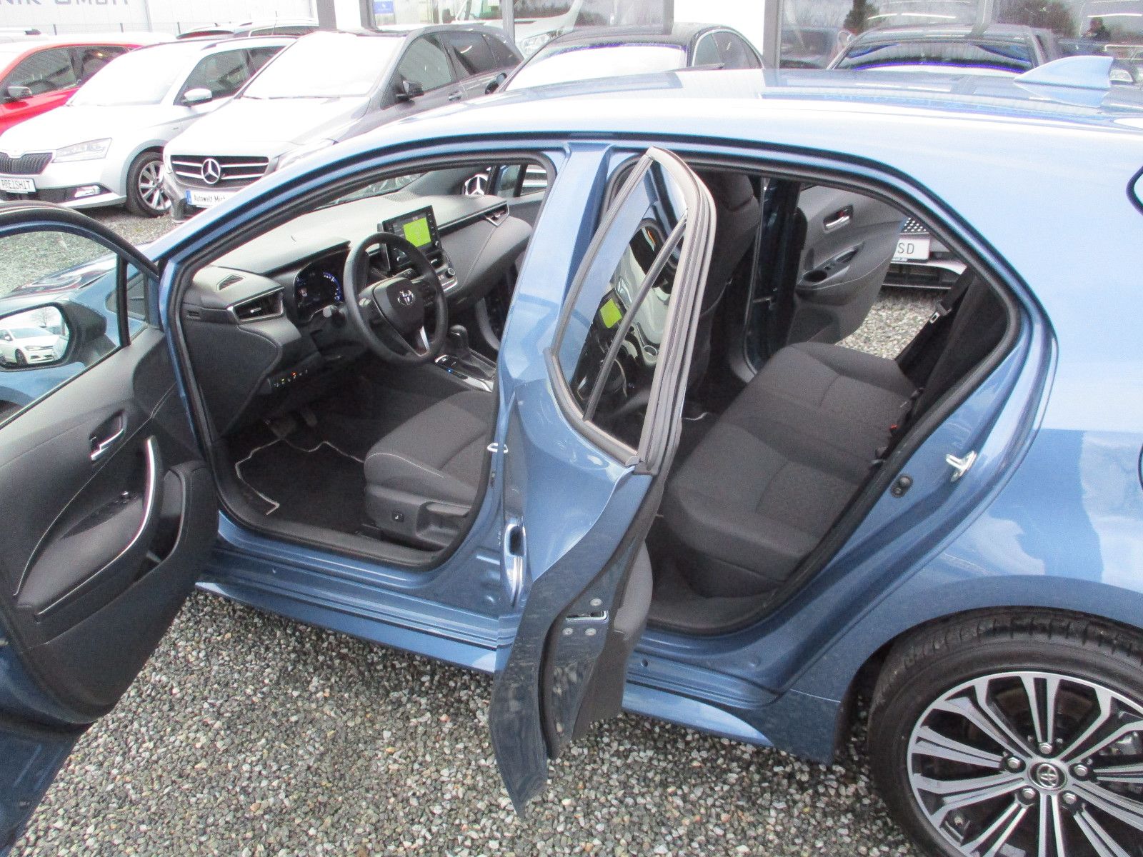 Toyota Corolla Hybrid 1.8 Club - Samsaru's Car Outlet