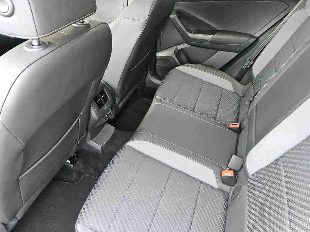 Volkswagen T-ROC 1.5 TSI DSG R-LINE - Samsaru's Car Outlet