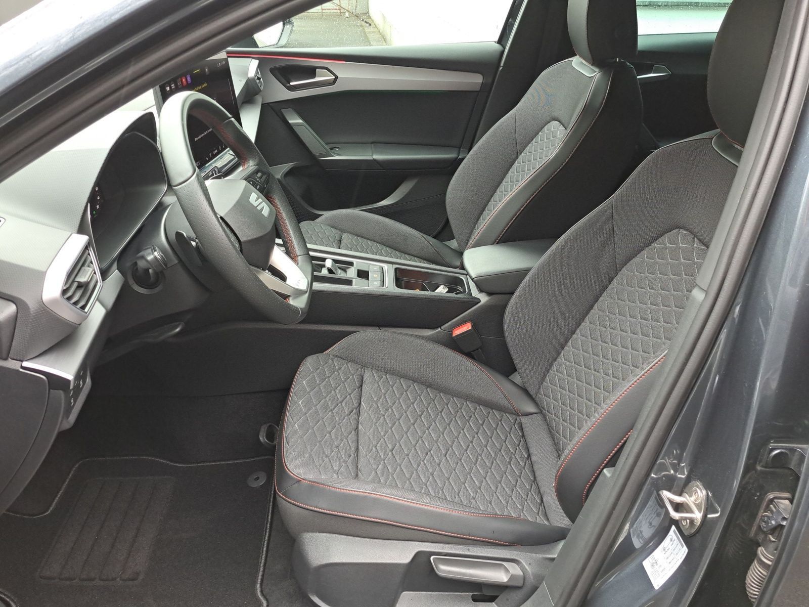 Seat Leon Sportstourer FR 2.0 TDI LED*RFK*AHK*CarPlay