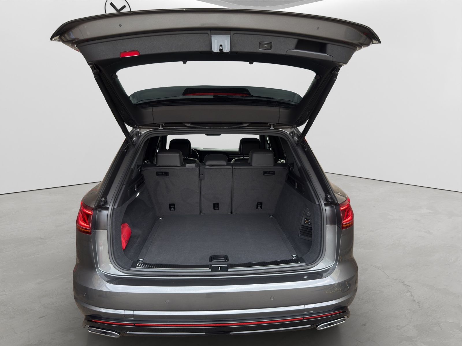 Volkswagen Touareg R-Line 4Motion BLACK/IQ-MATRIX/21"/PANO/
