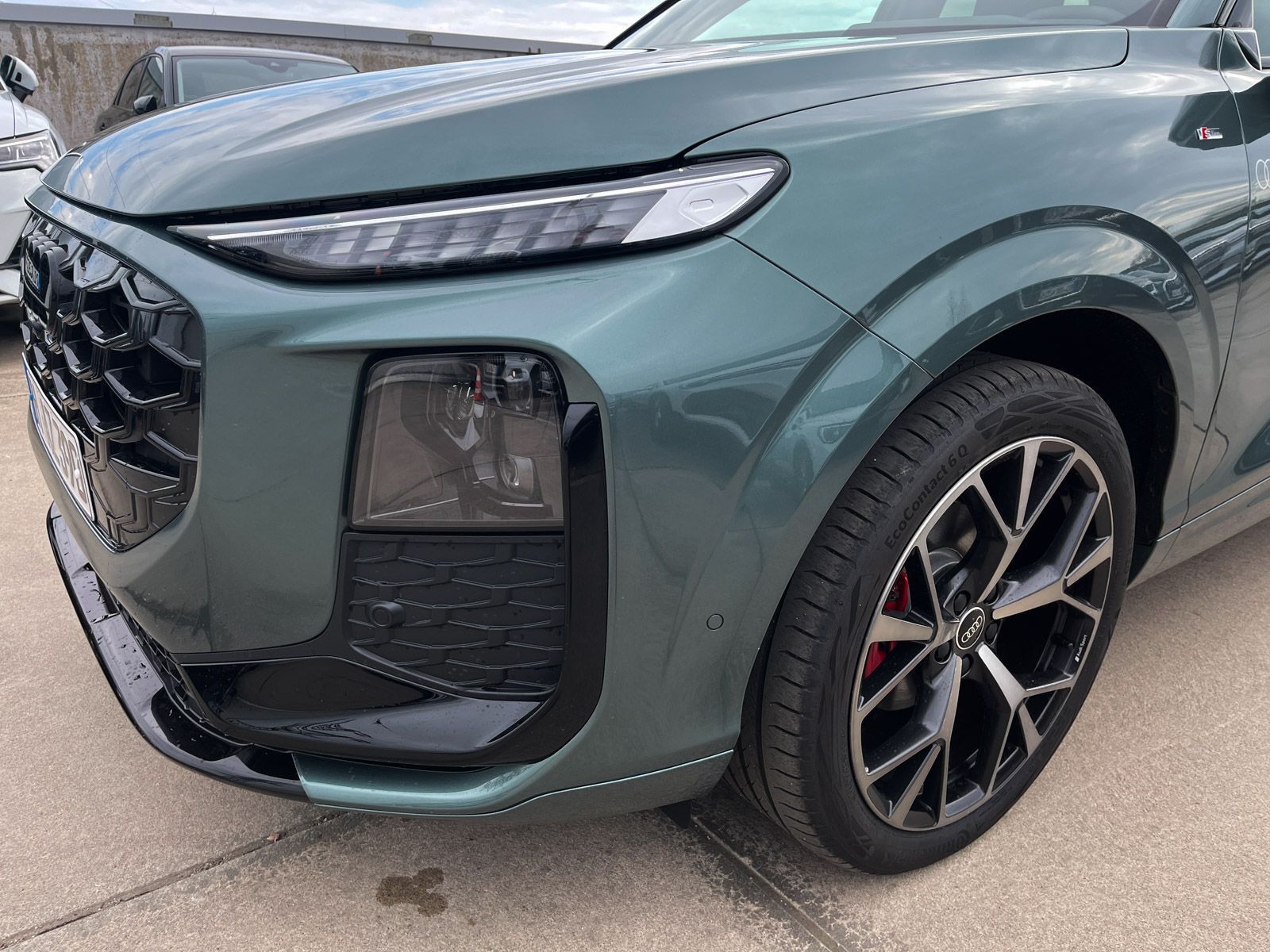 Audi Q3 TFSI 110 kW S tronic S line AHK Matrix OLED P