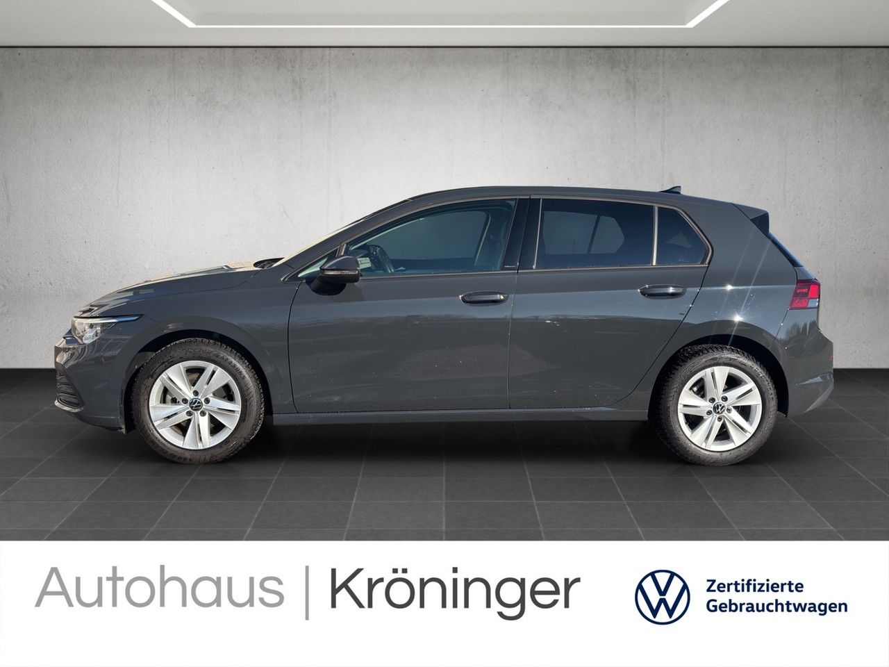 Volkswagen Golf VIII 1.5 TSI Life - Samsaru's Car Outlet