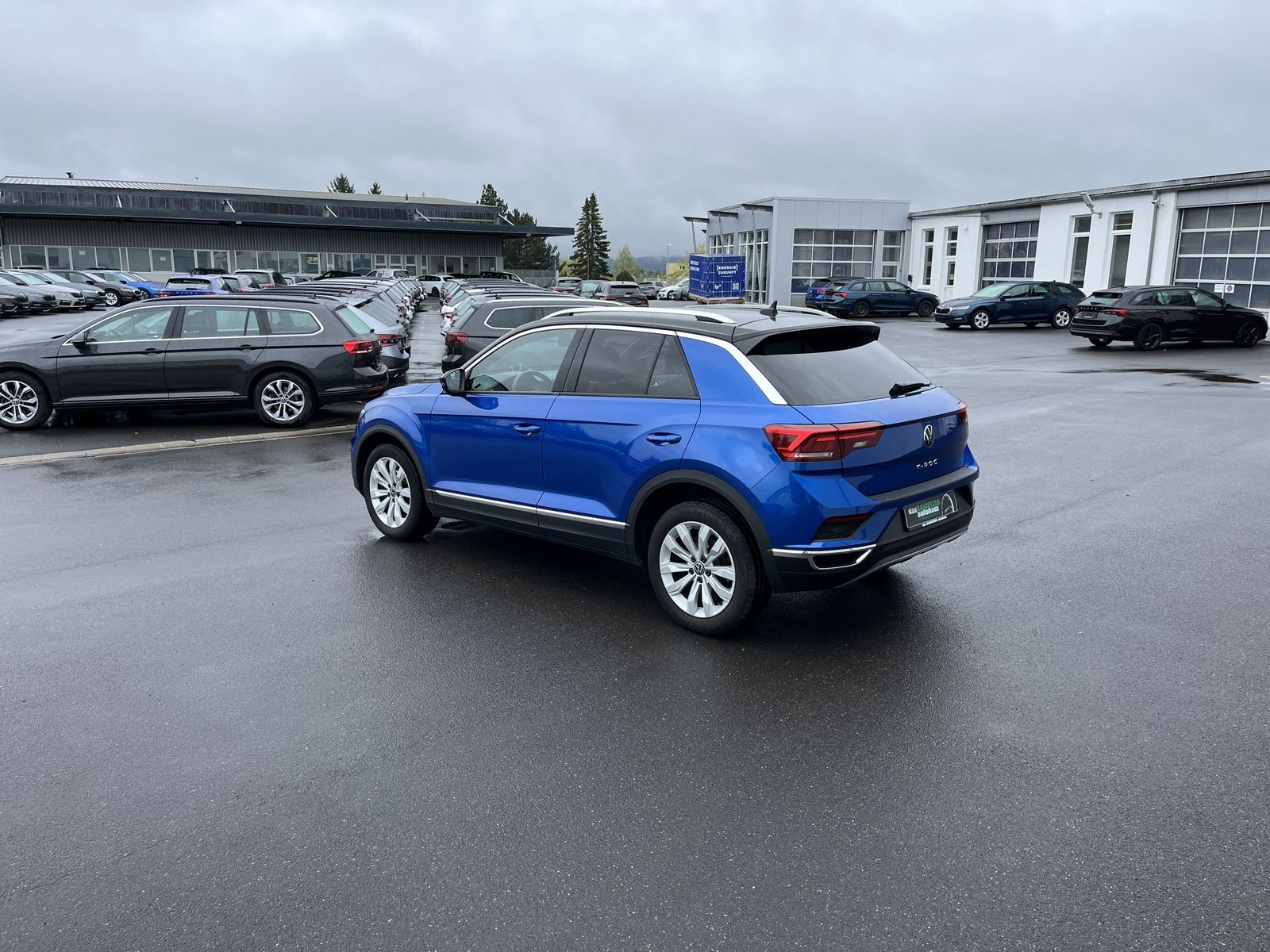 Volkswagen T-Roc 1.5 TSI DSG Sport - Samsaru's Car Outlet