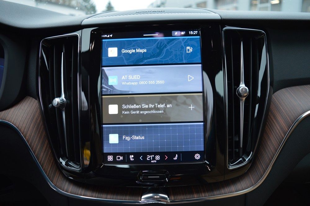 Volvo XC60 B4 D AWD Plus Dark Auto *Nappa Amber+AHK+WR