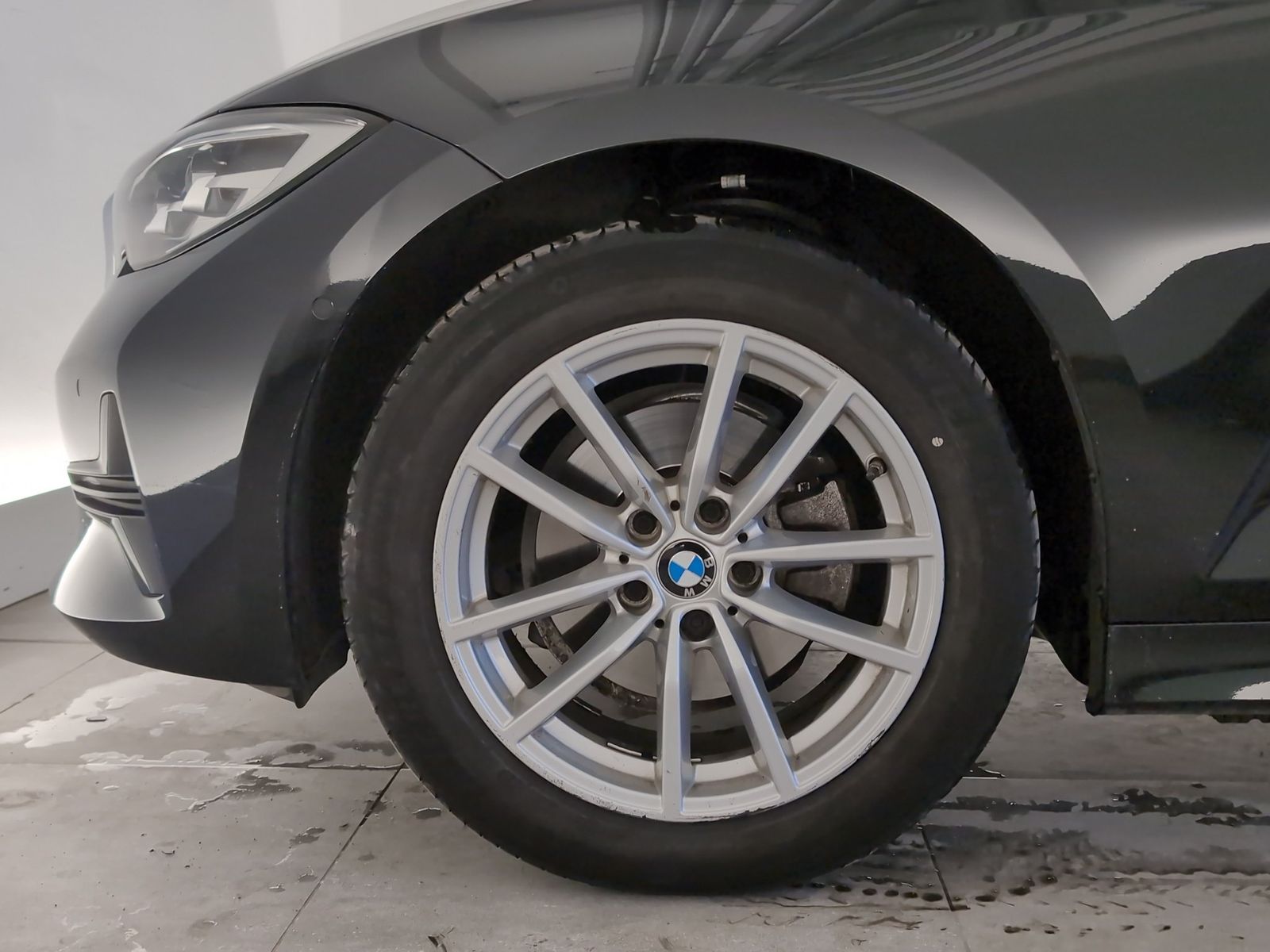 BMW 320d xDrive Limousine Navi/LED/DrAs/PaAs/Sp-Lr