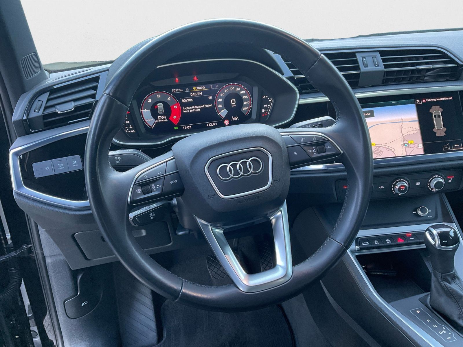 Audi Q3 40 TDI S line quattro - Samsaru's Car Outlet