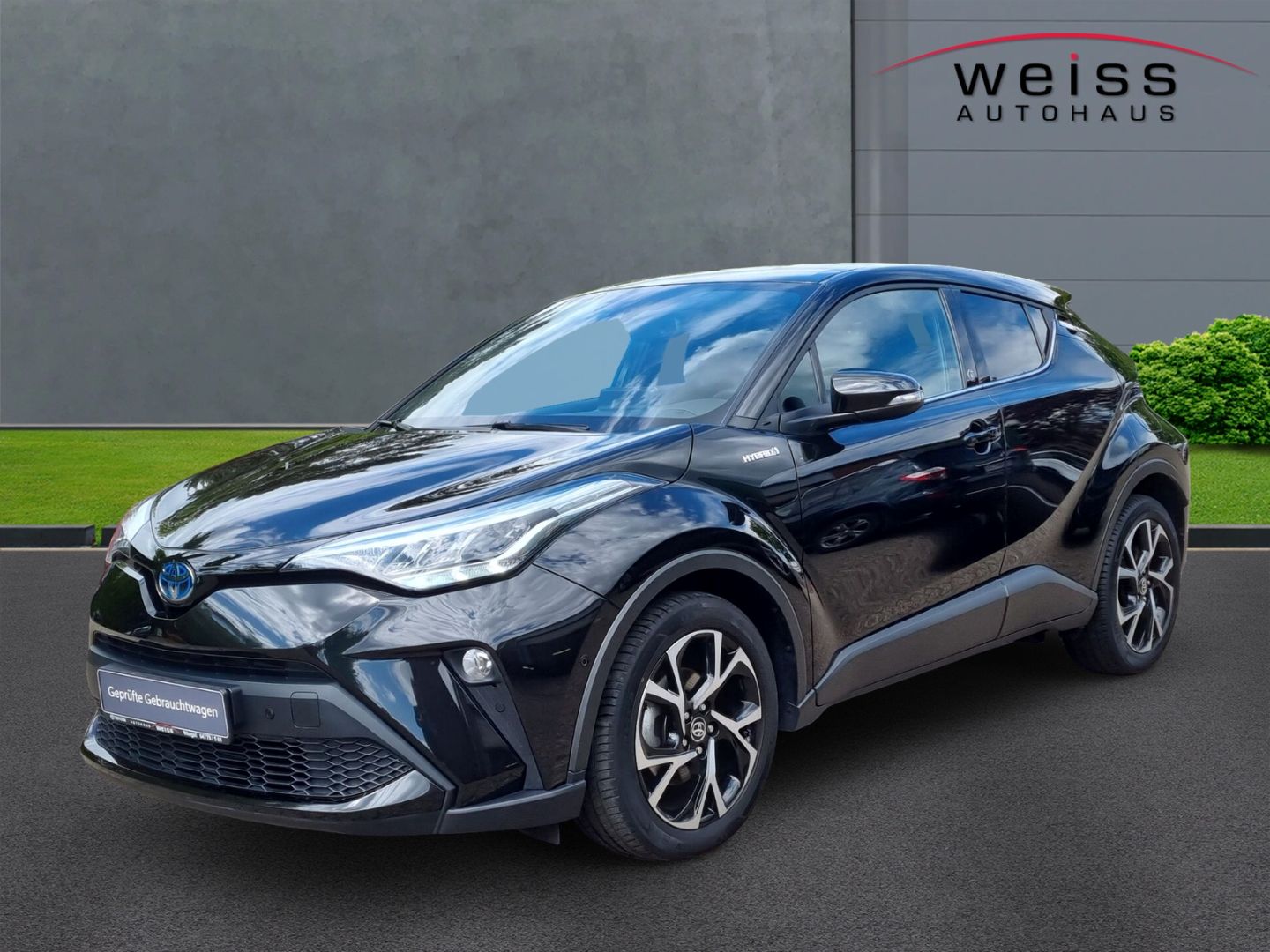 Toyota C-HR Hybrid Team D - Samsaru's Car Outlet