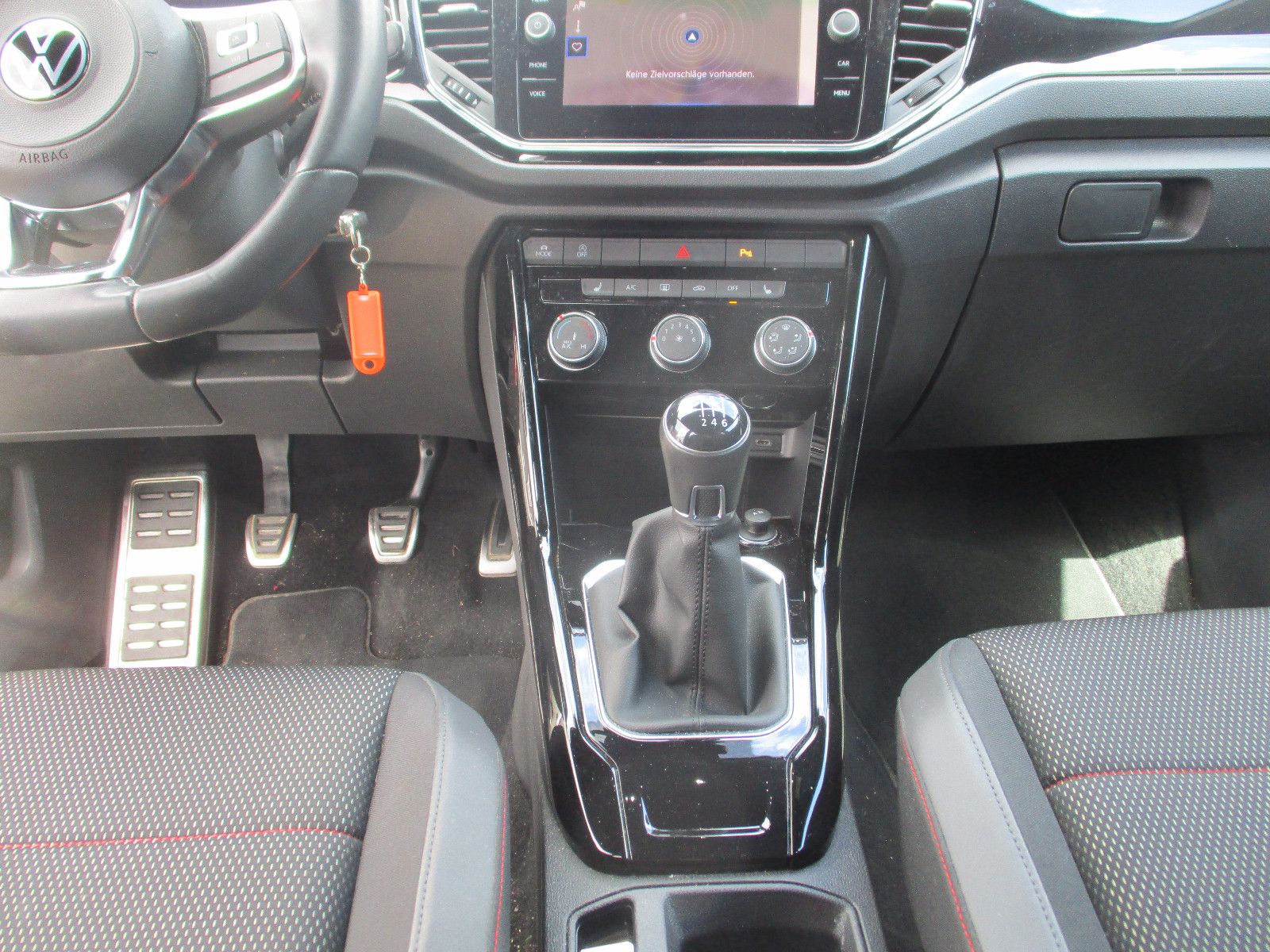 Volkswagen T-Roc Sport - Samsaru's Car Outlet
