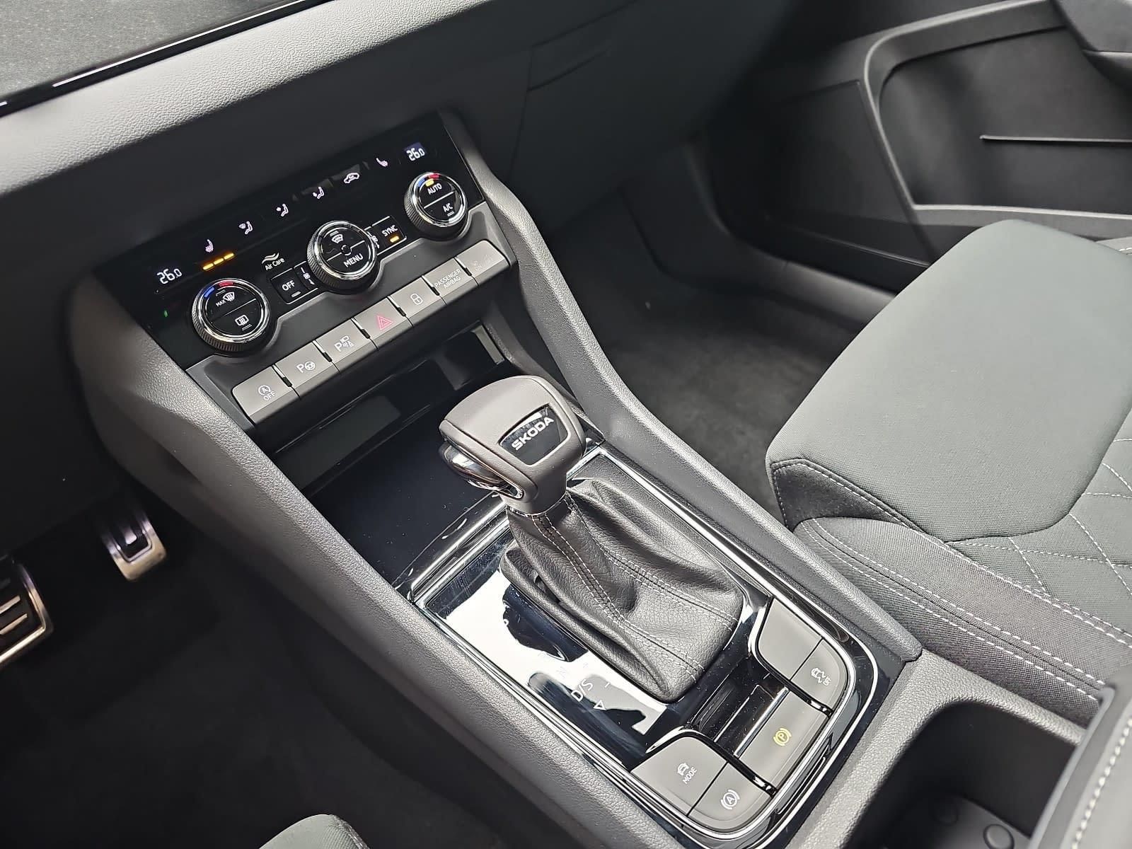 Skoda 1.5 TSI DSG SPORTLINE NAVI LED-MATRIX PANO CANTO
