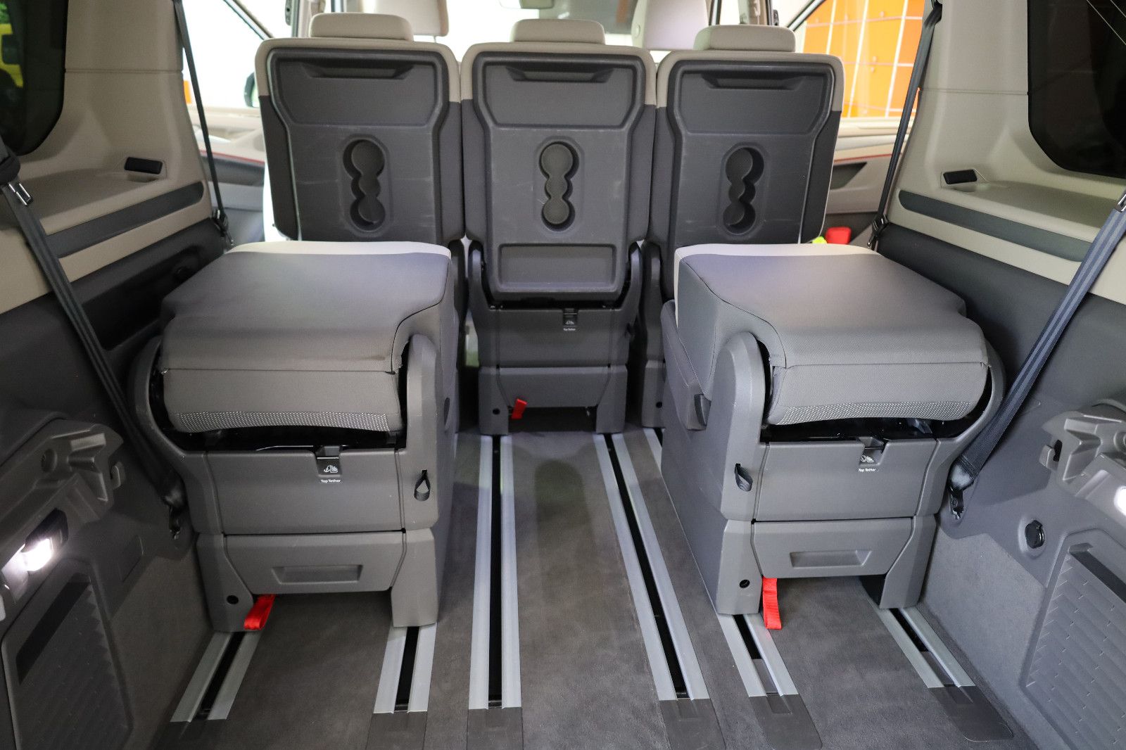 Volkswagen T7 2.0 TDI Multivan Edition - Samsaru's Car Outlet