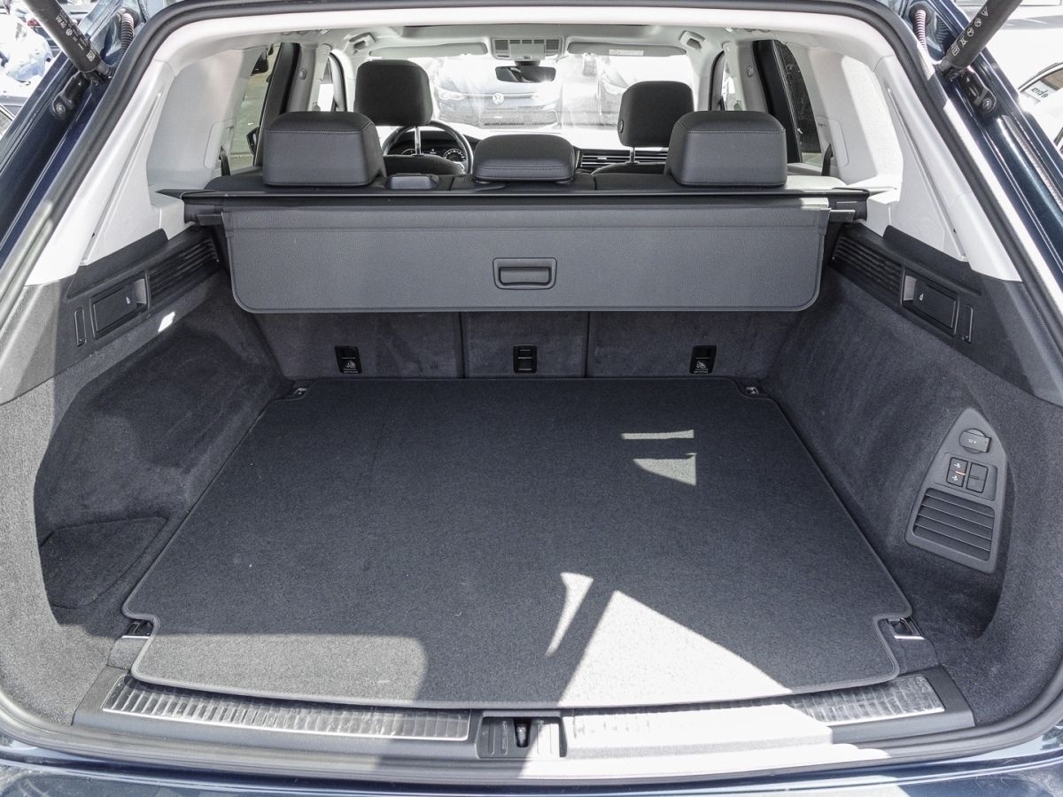 Volkswagen Touareg 3.0 eTSI eHybrid 4Motion - Samsaru's Car Outlet
