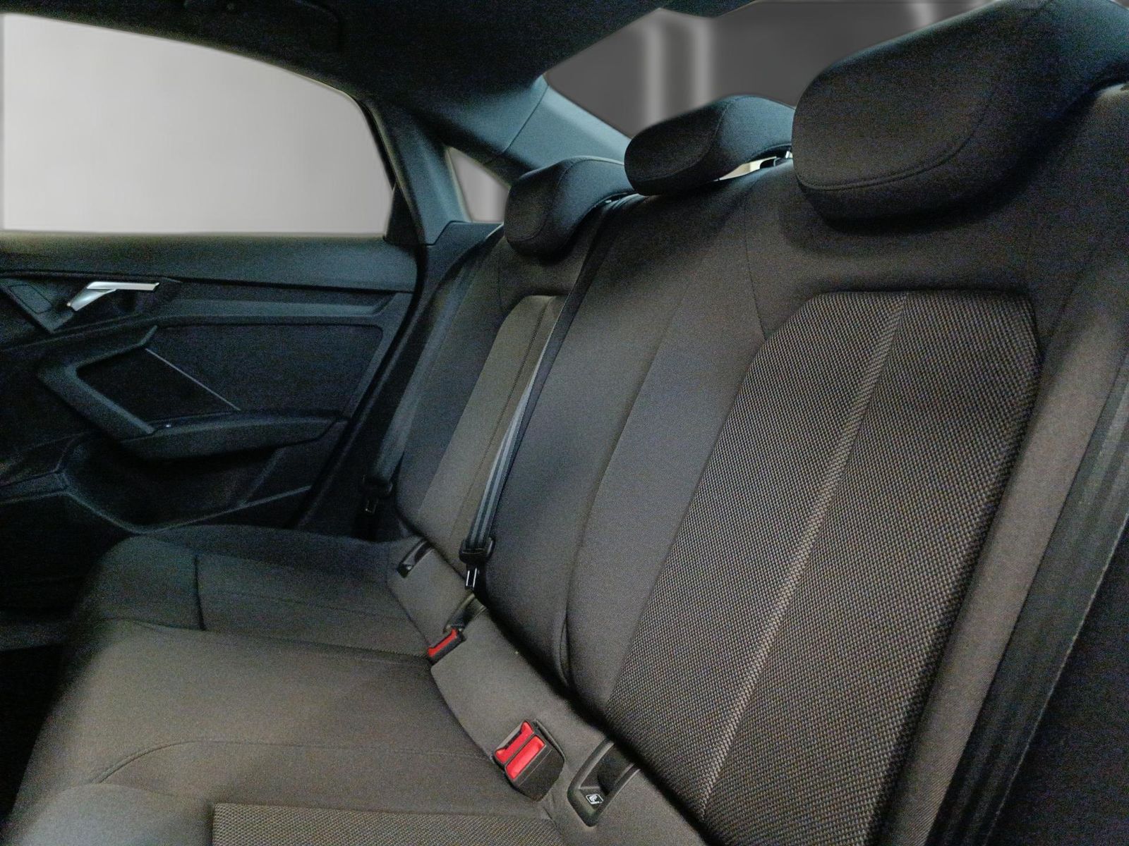 Audi A3 Limousine 35 TFSI Adv. S tronic - Samsaru's Car Outlet