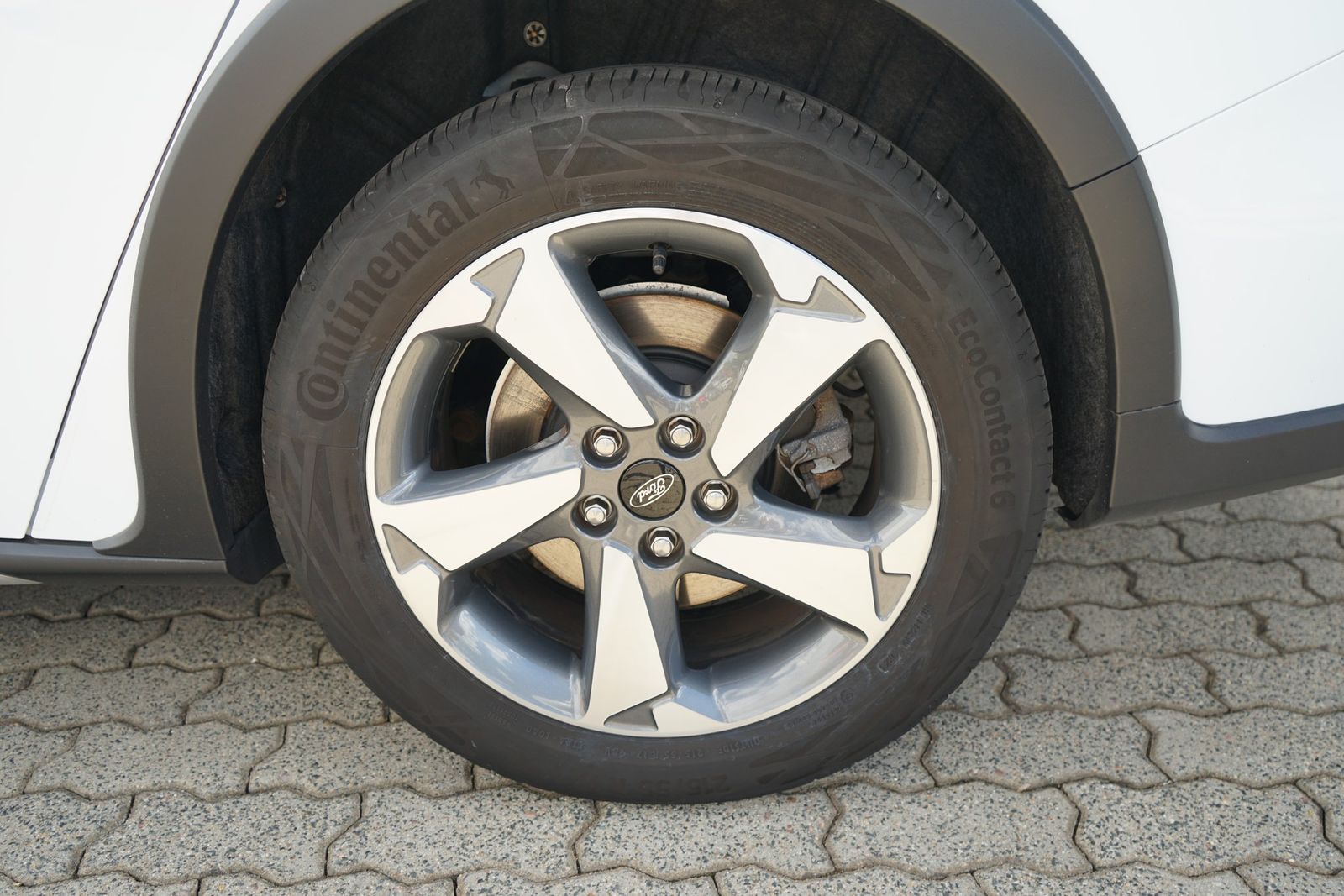 Ford Focus Turnier 1.0 M-Hybrid Active X Aut. LED