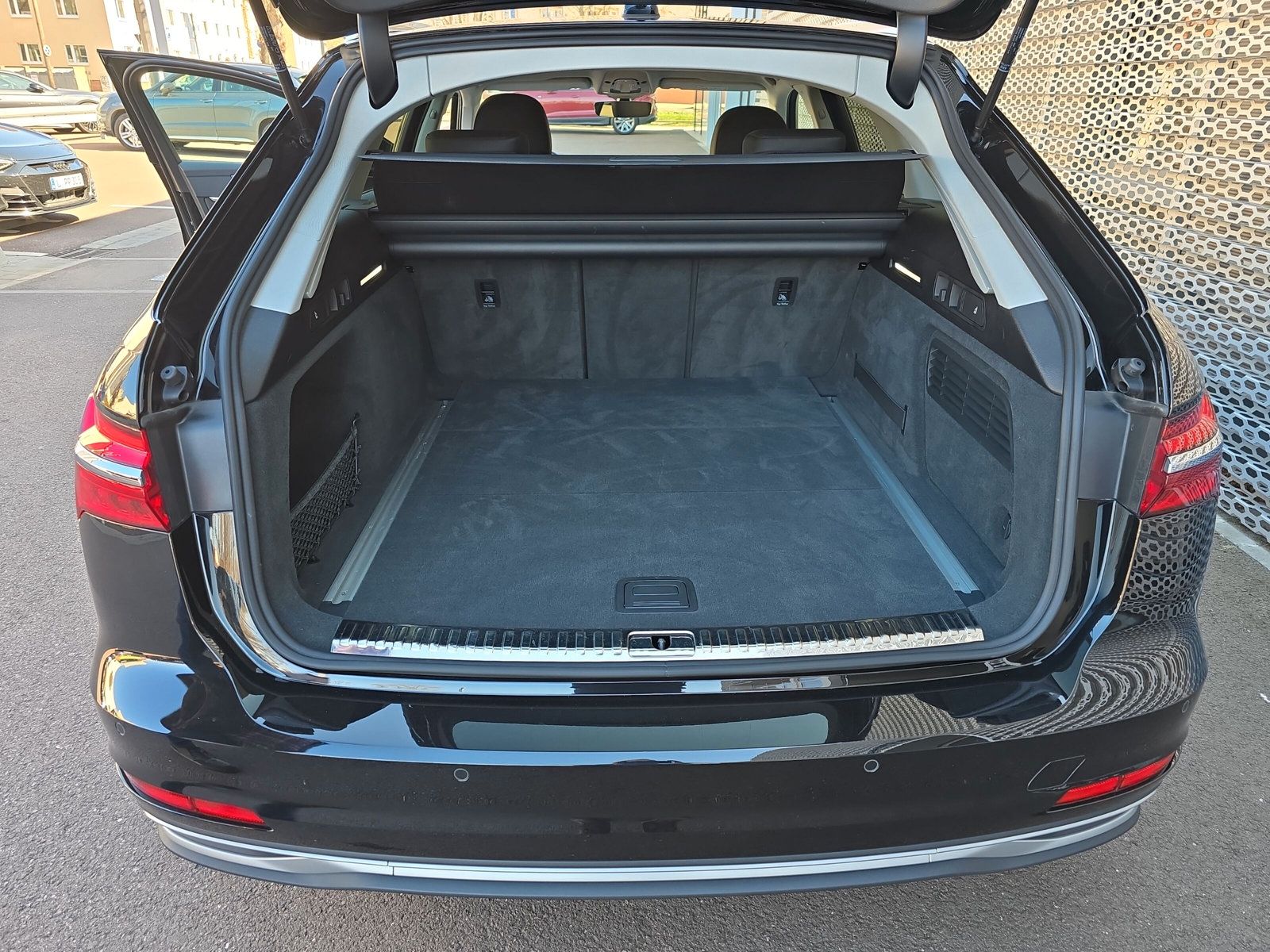 Audi A6 Avant 40 TDI advanced - Samsaru's Car Outlet