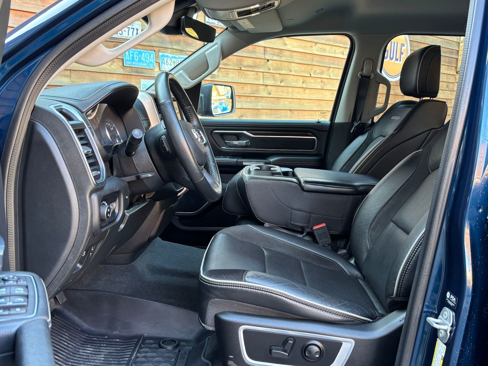 Dodge RAM 1500 Laramie LED AHK Memory 4x4 LPG