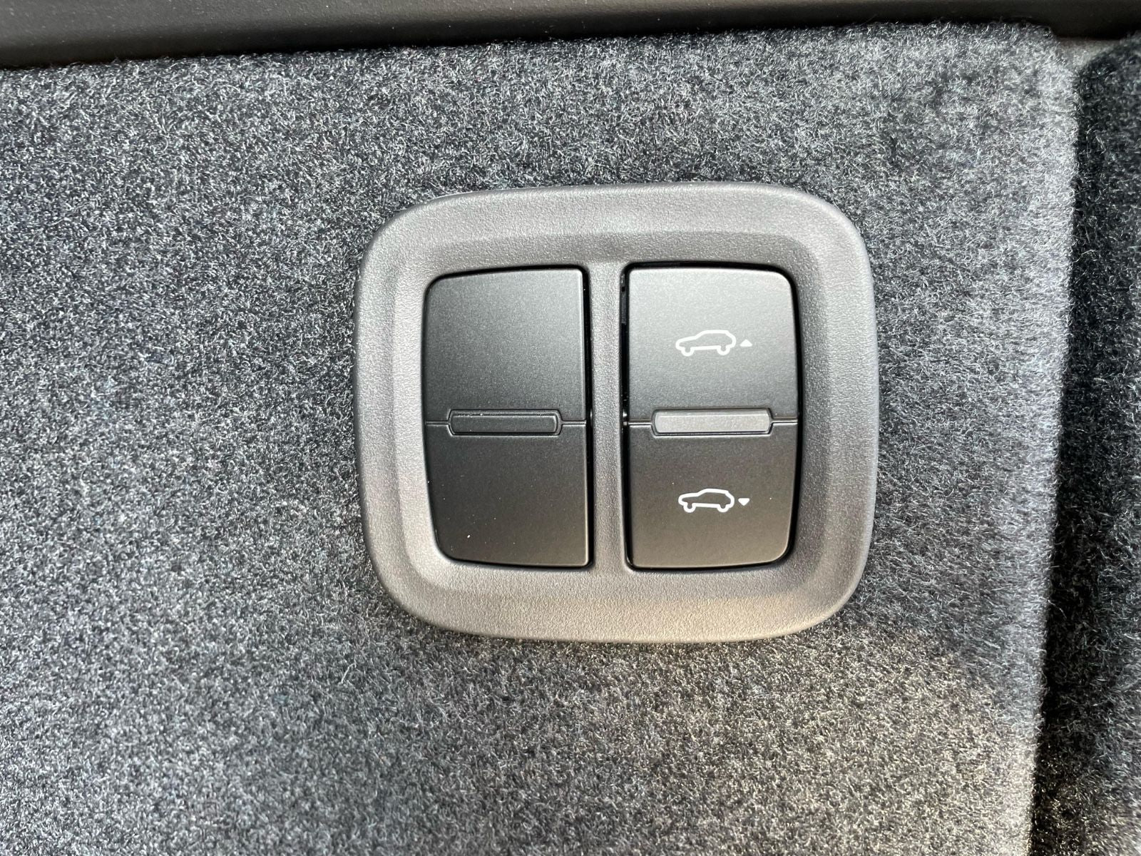 Porsche Macan 4 - Samsaru's Car Outlet