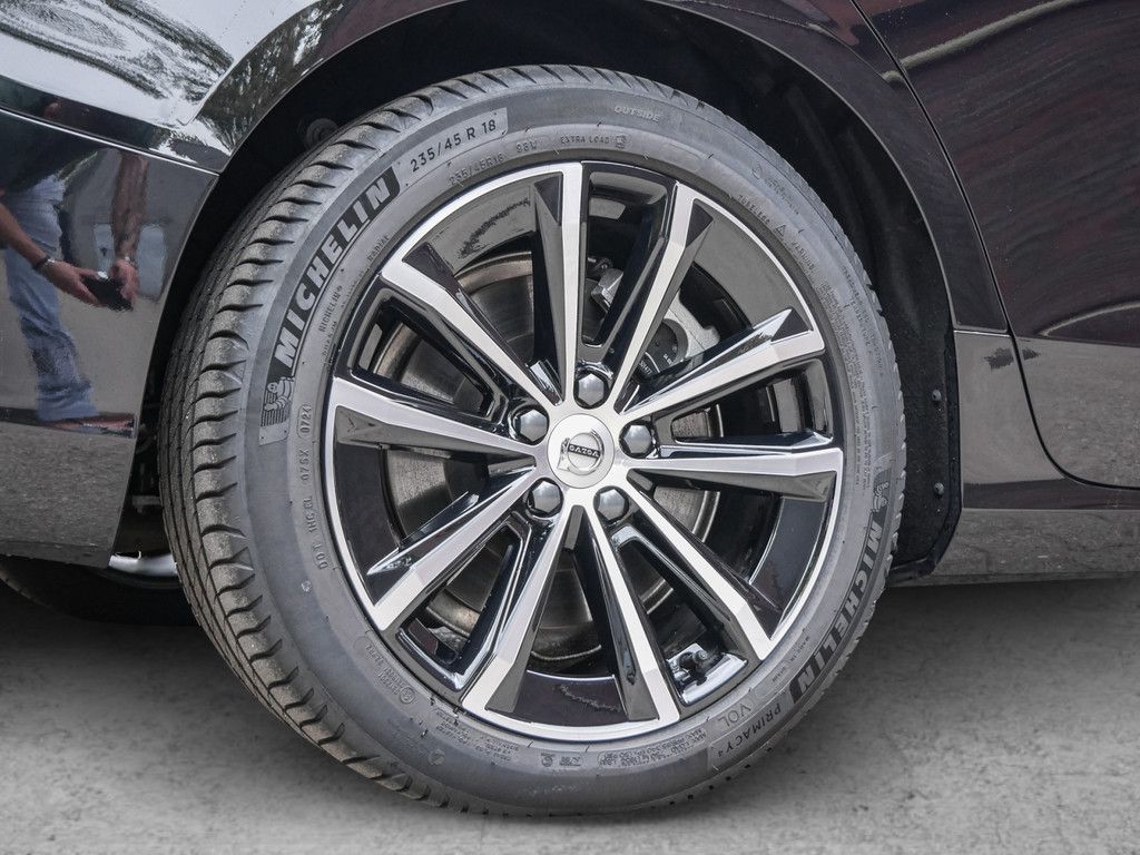 Volvo V60 T8 Plus Dark Recharge Plug-In Hybrid AWD LED