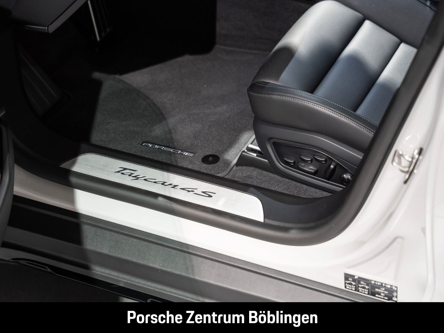 Porsche Taycan 4S Cross Turismo BOSE Panoramadach HeadUp