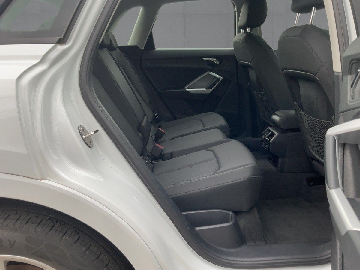 Audi Q3 40 TFSI QU S-TR S-LINE - Samsaru's Car Outlet