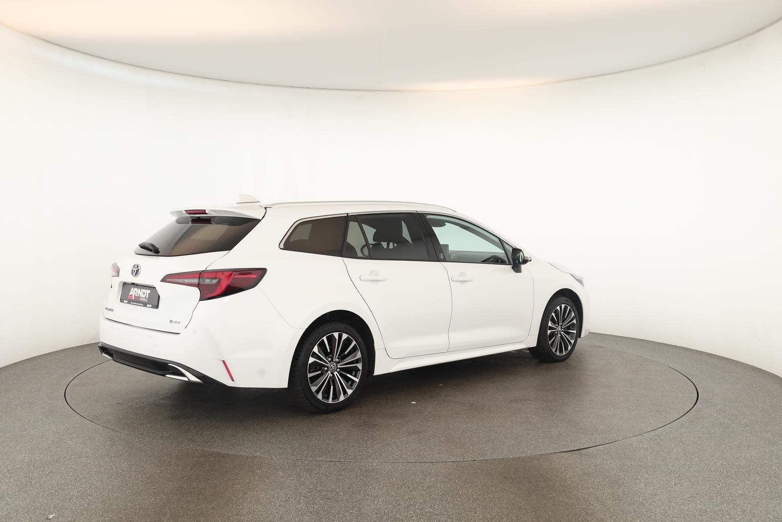 Toyota Corolla Touring Sports 2.0 CVT Team D Navi Kam