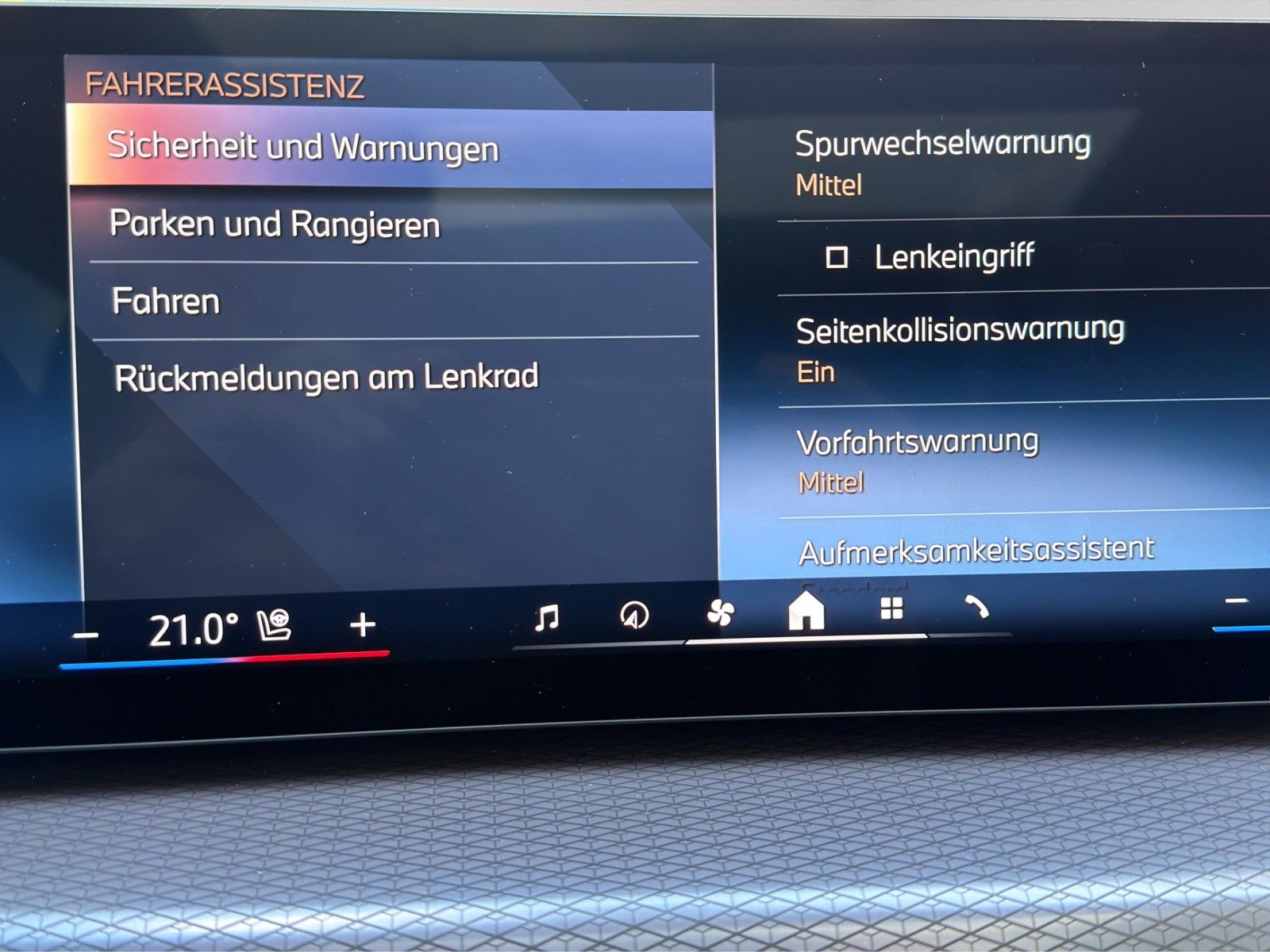 BMW 320 d xDrive M Sport LEDER/PANO/HuD/RFK/STHZ