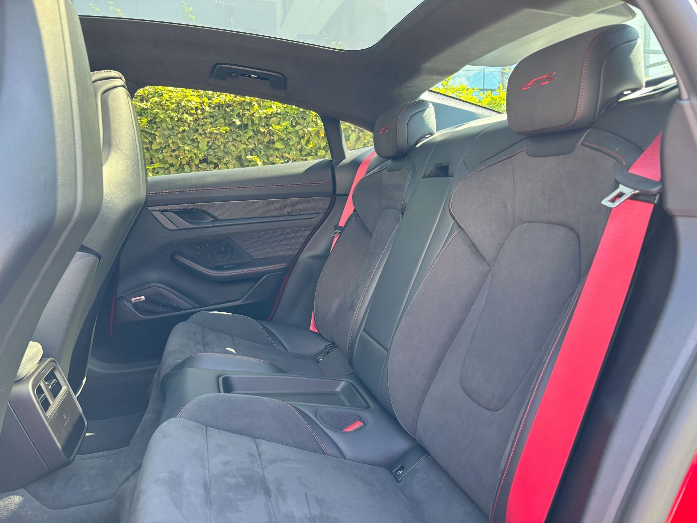 Porsche Taycan GTS | Panoramadach mit Sunshine Control |