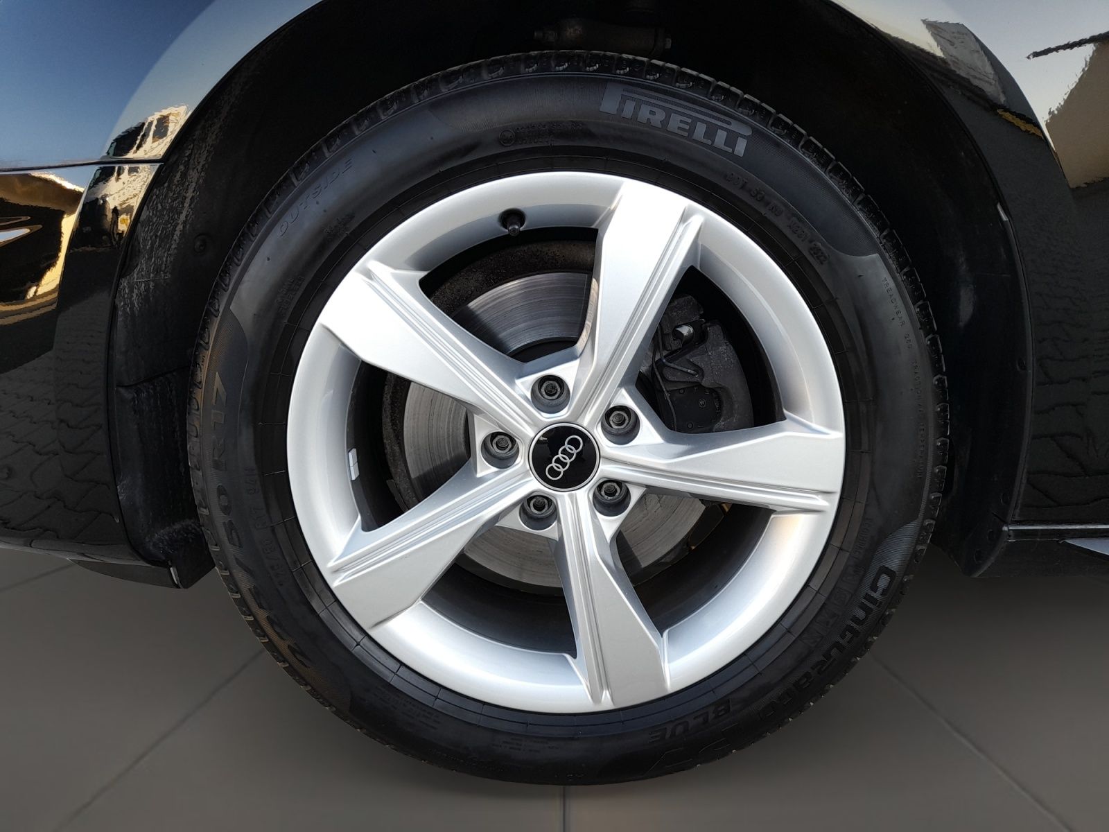 Audi A4 35 2.0 TDI Avant advanced - Samsaru's Car Outlet