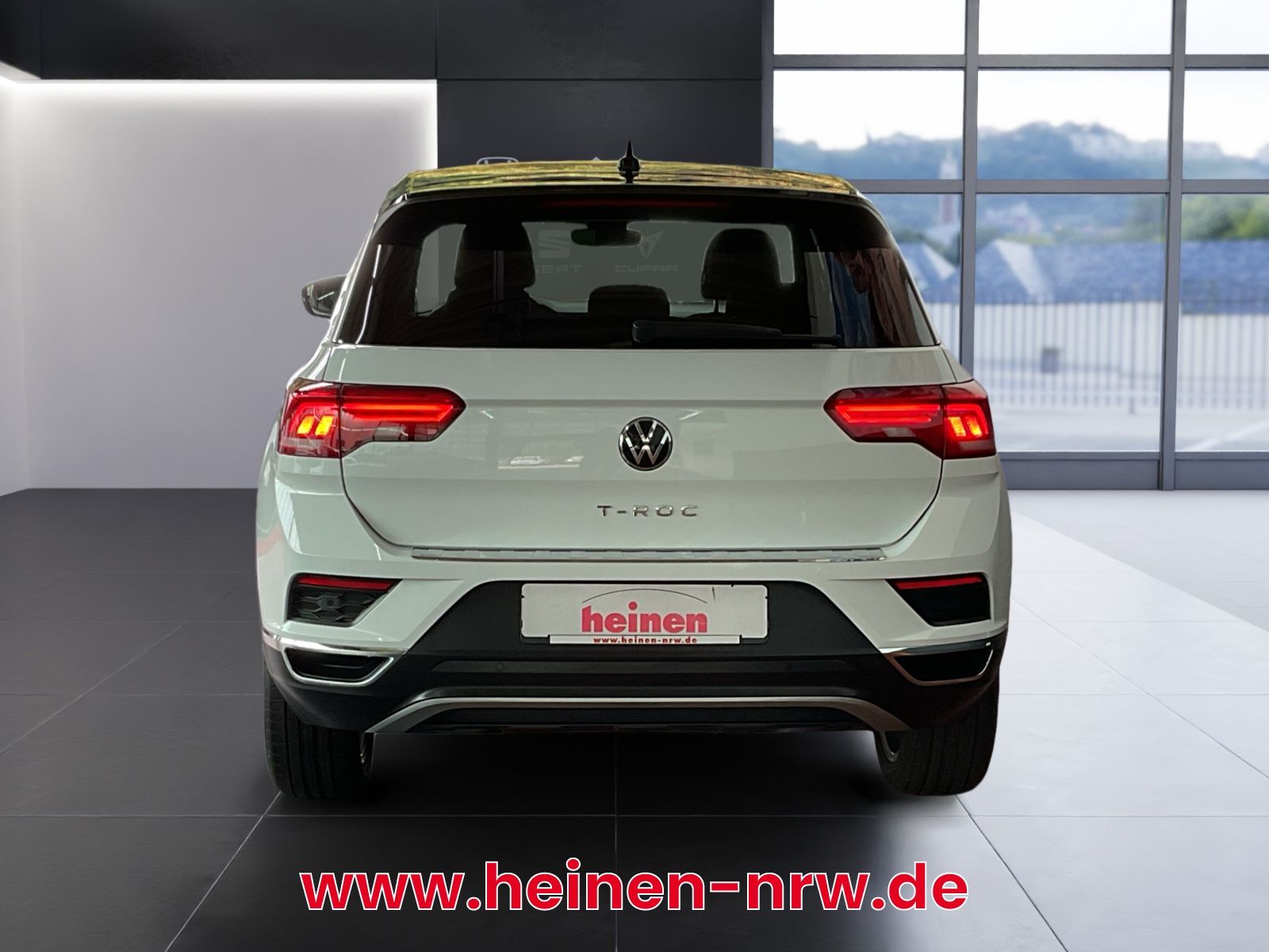 Volkswagen T-Roc 1.5 TSI DSG Active - Samsaru's Car Outlet
