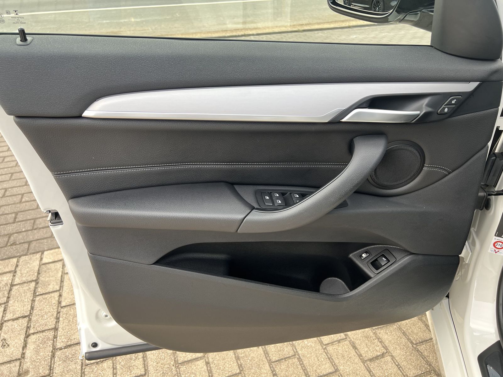 BMW X1 xDrive25e M Sportpaket - Samsaru's Car Outlet