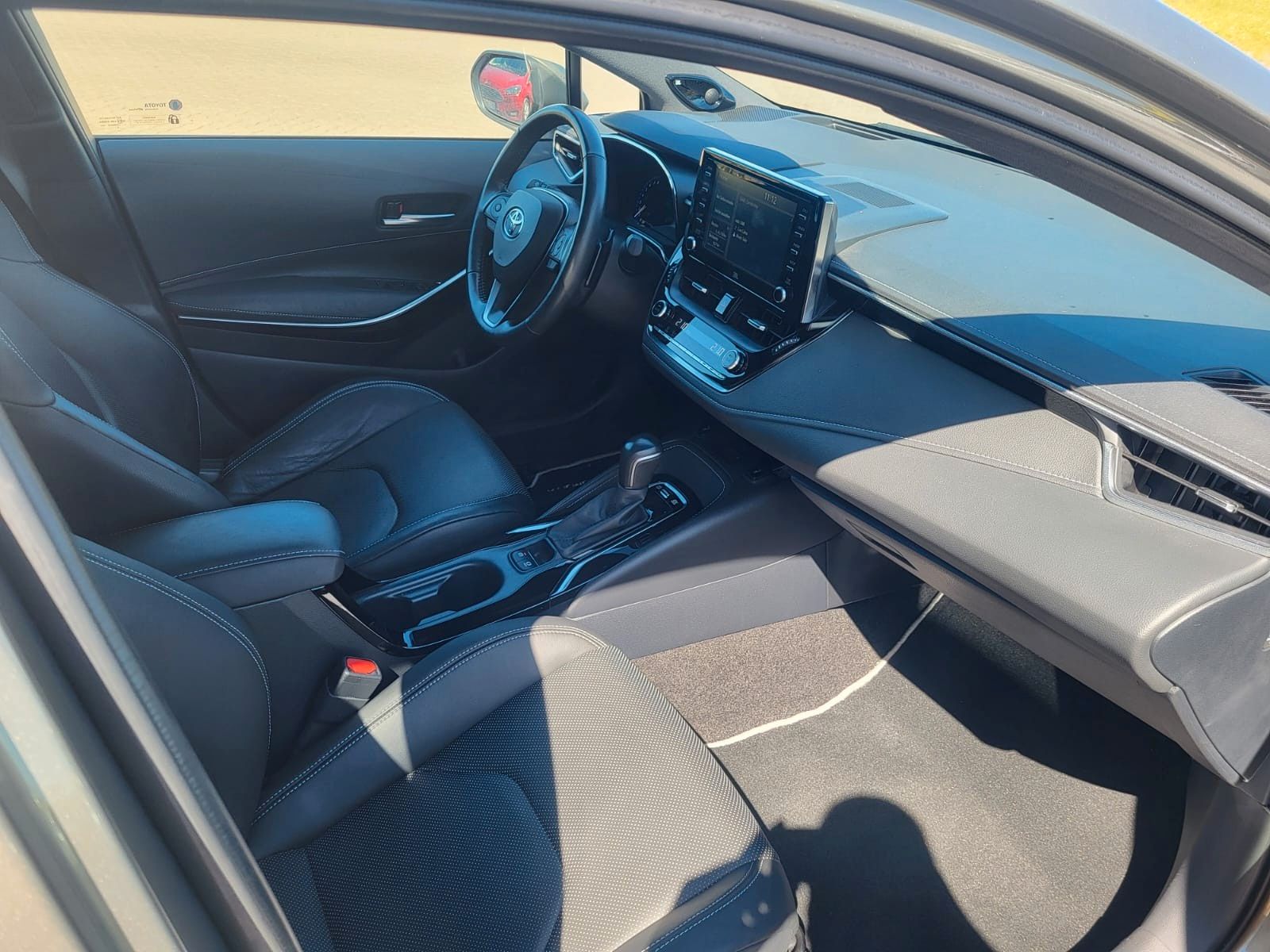 Toyota Corolla Touring Sports Hybrid Lounge - Samsaru's Car Outlet