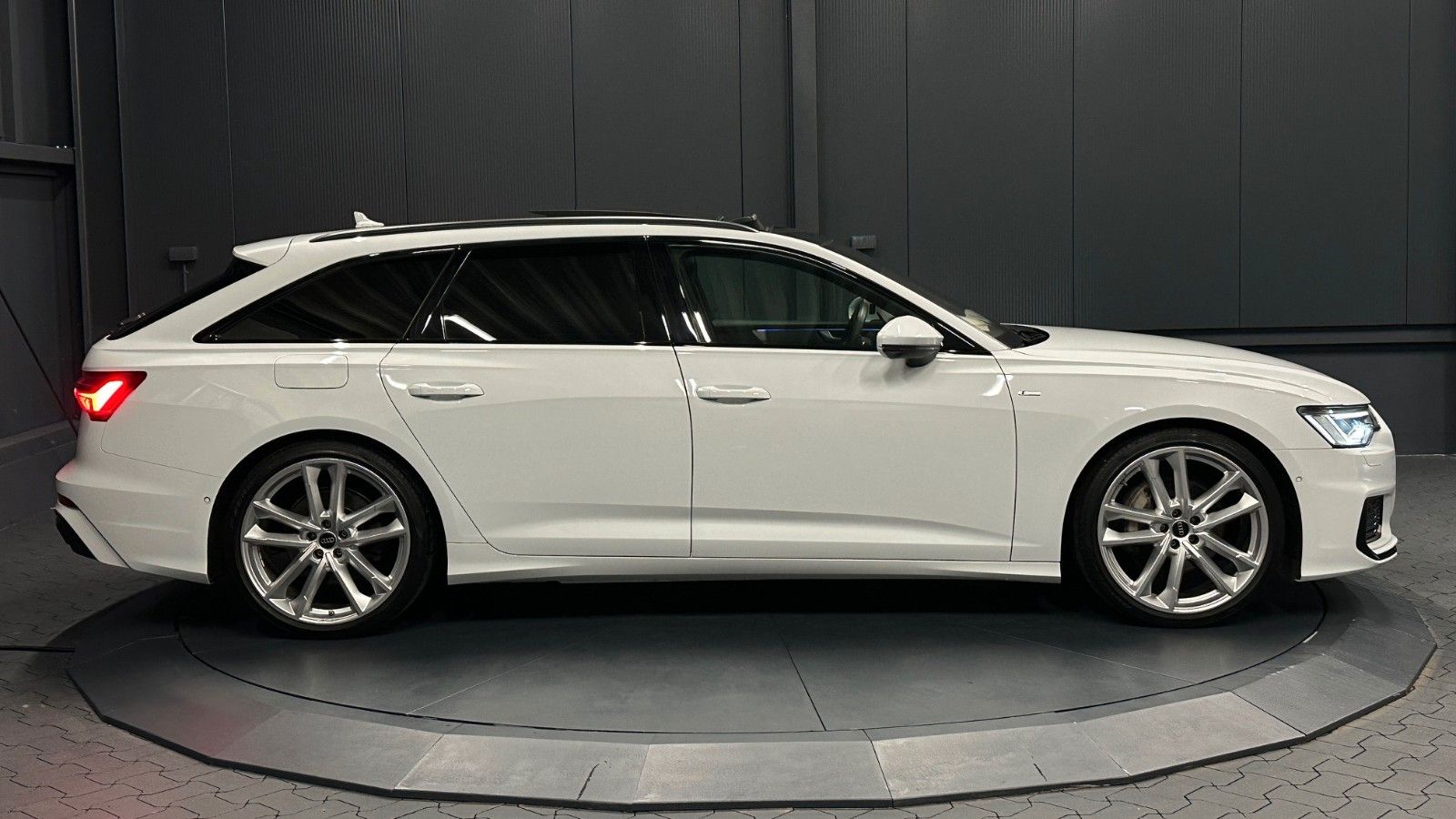 Audi A6 Avant 45 TFSI quat. Sport/S-Line*21Zoll*PANOR