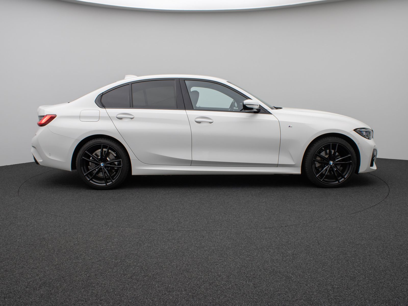 BMW 320e M Sport - Samsaru's Car Outlet