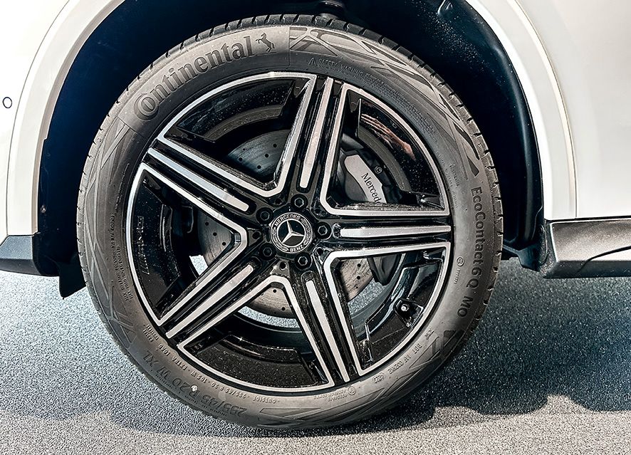 Mercedes-Benz GLC 300 de 4M AMGLiADPl+DigiL+Pano+AHK+Distronic