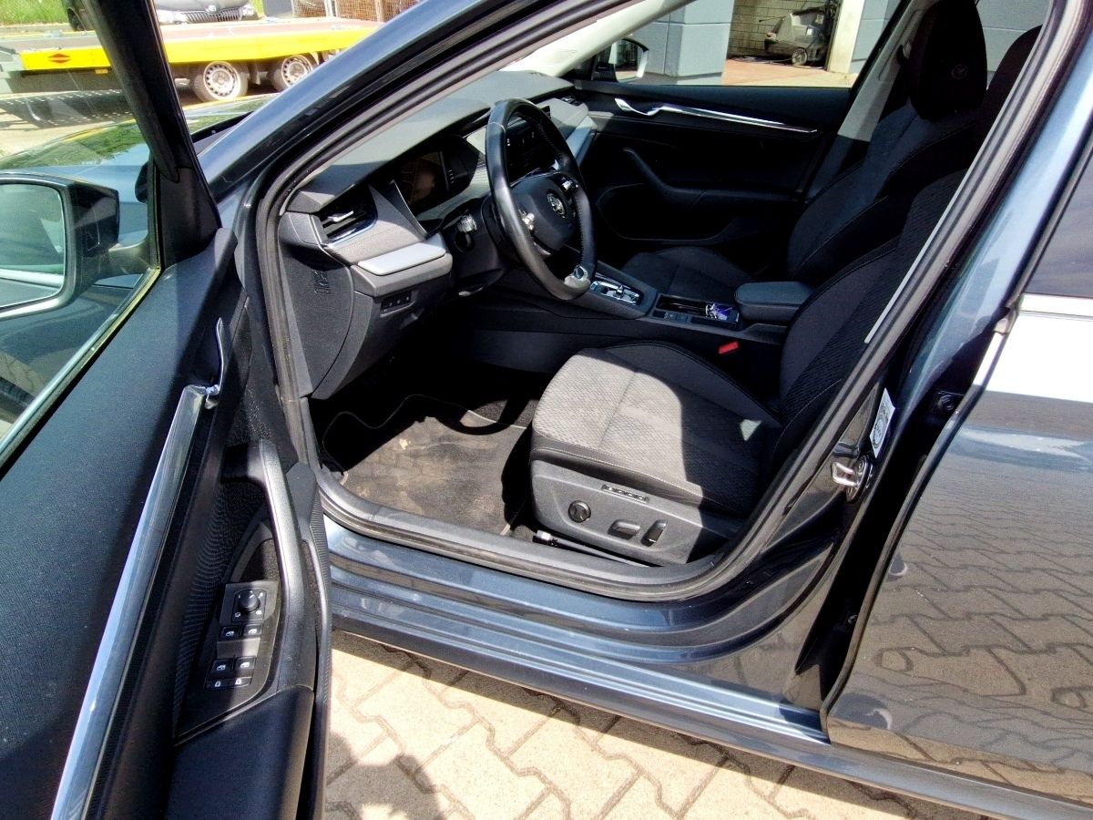 Skoda Octavia Combi 2.0 TDI DSG - Samsaru's Car Outlet