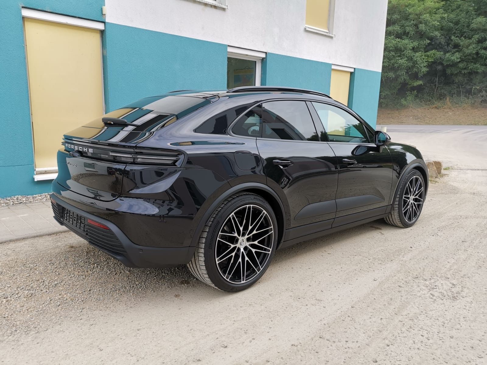Porsche Macan - Samsaru's Car Outlet