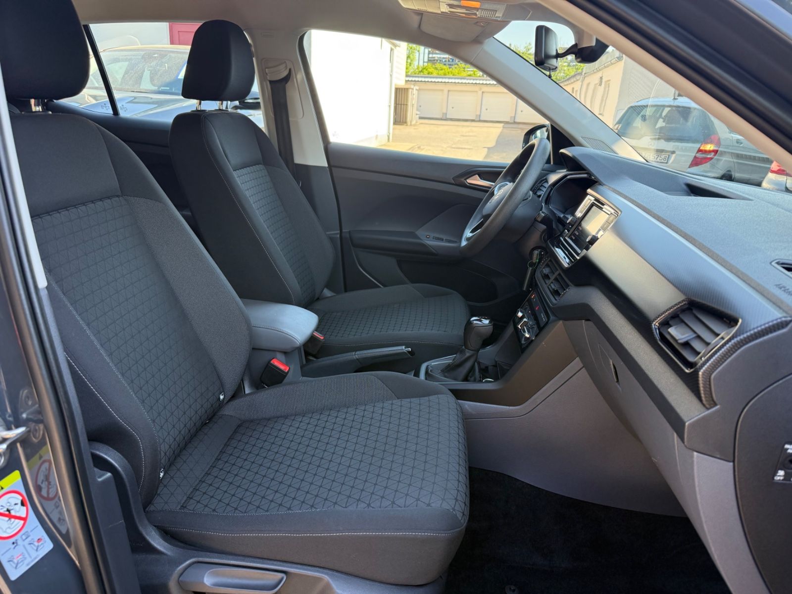 Volkswagen T-Cross Life 1.0 TSI - Samsaru's Car Outlet