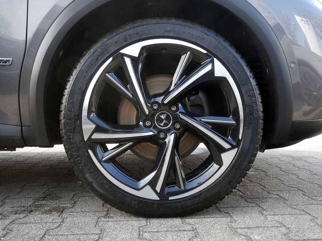 DS Automobiles DS 7 Crossback E-Tense Louvre 4x4 AKTIVSITZE LED