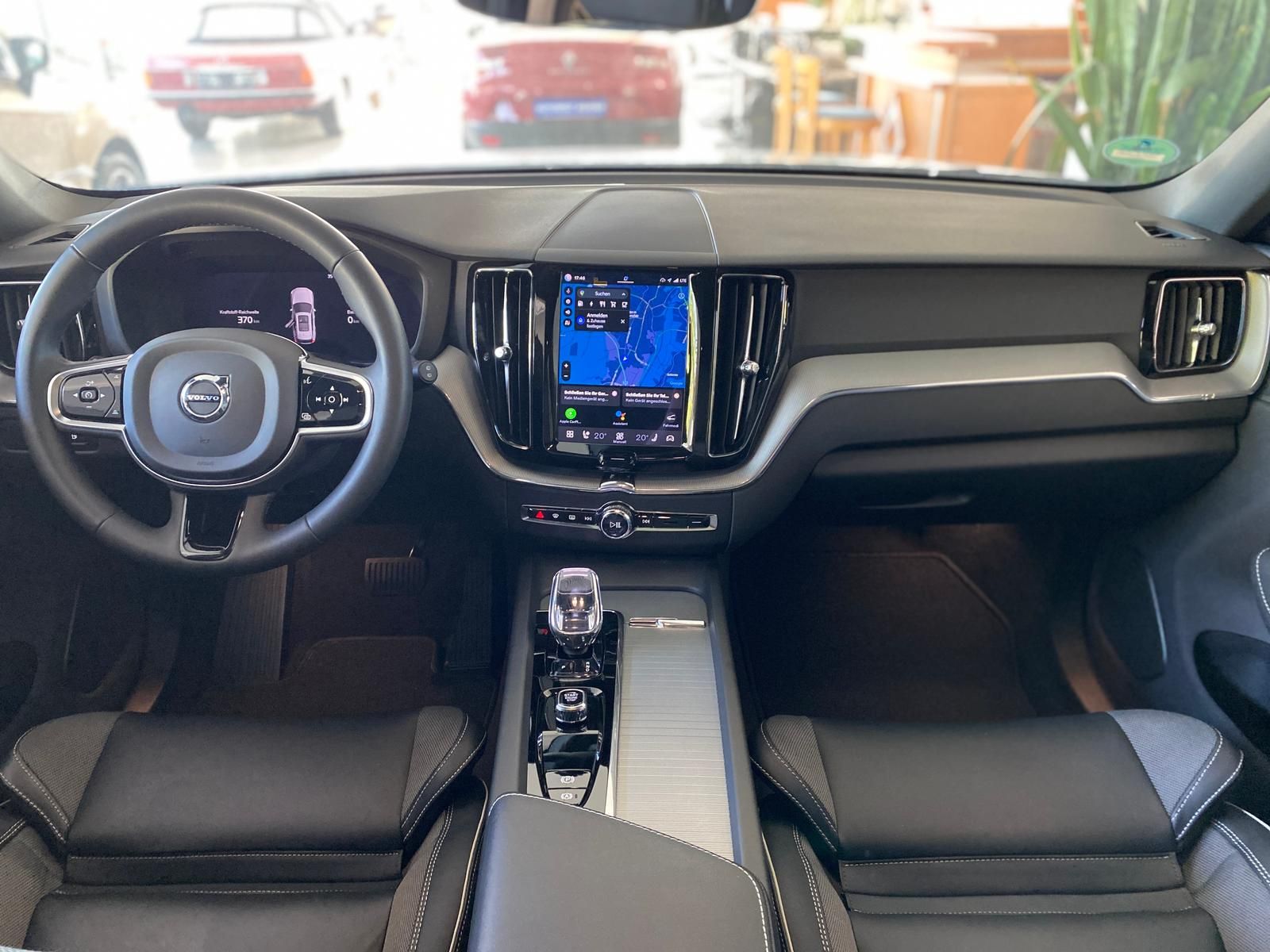 Volvo XC60 T8 Recharge Plug-In Hybrid AWD R Design