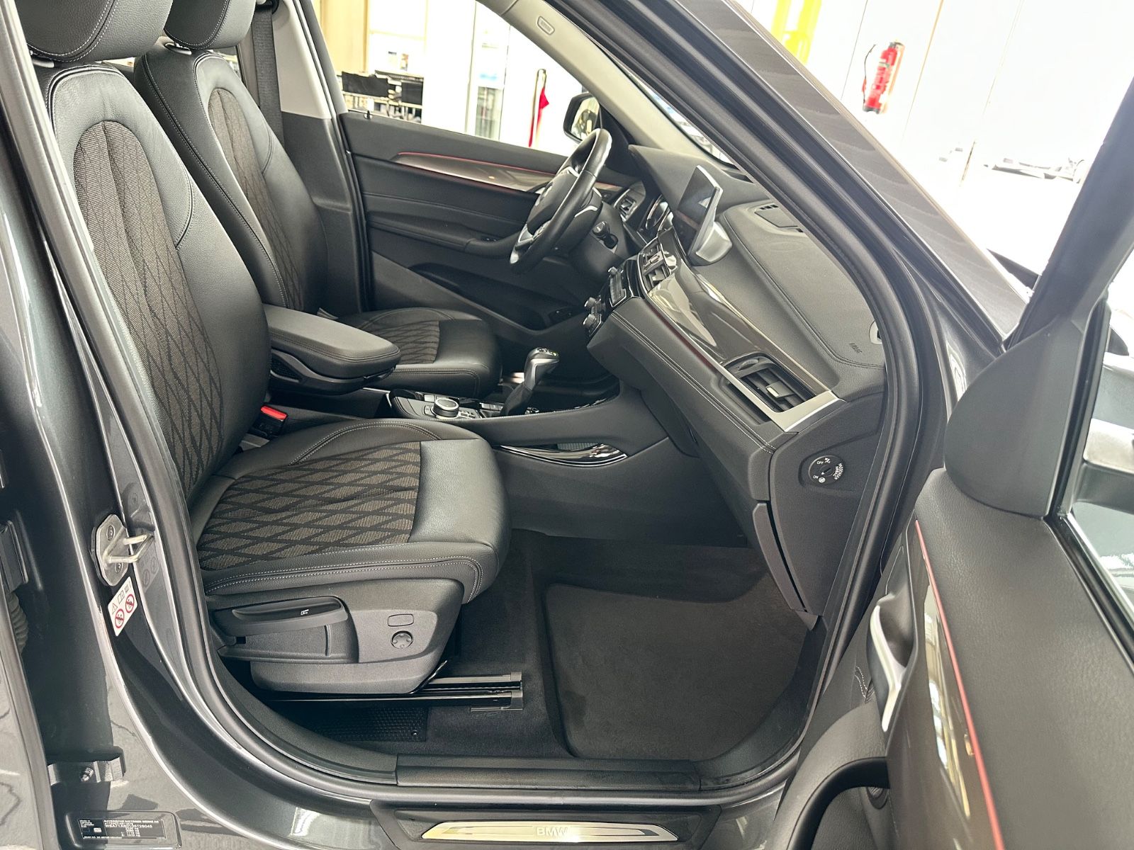 BMW X1 xDrive 25e xLine PLUS - Samsaru's Car Outlet