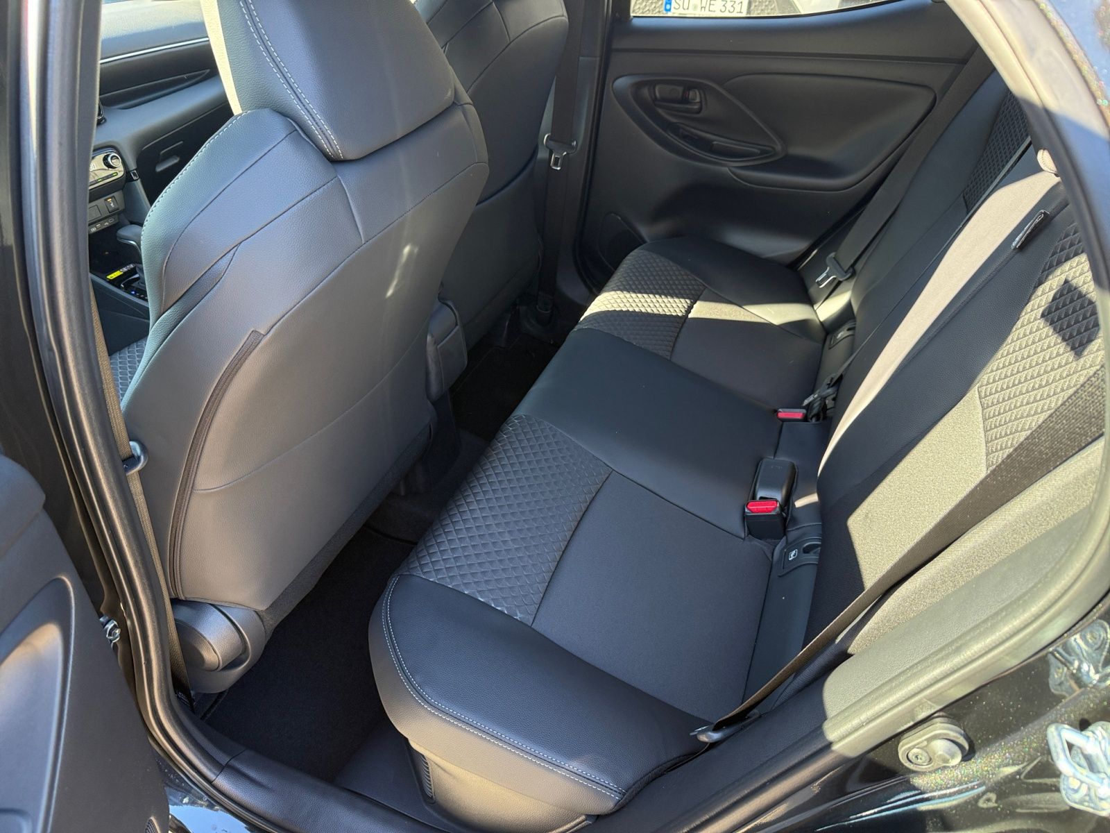 Toyota Yaris 1,5l Hybrid Style,Car Play,PDC