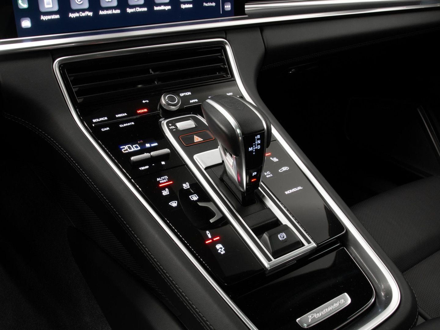 Porsche Panamera 4 E-Hybrid Platinum Edition