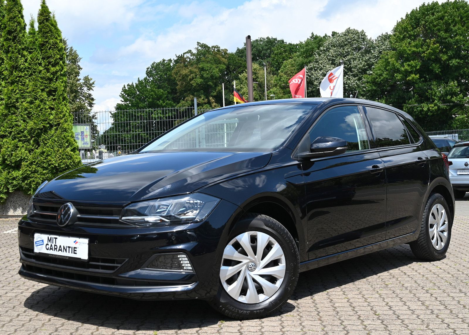 Volkswagen Polo VI 1.0 TSI Comfortline - Samsaru's Car Outlet