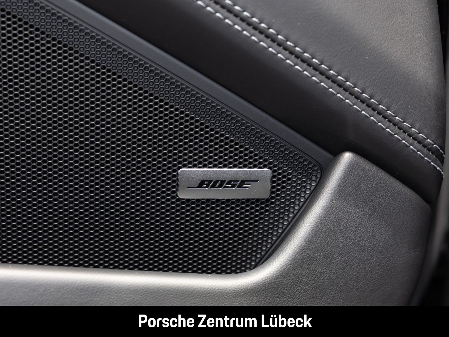 Porsche 992 911 Carrera 4 GTS BOSE Sportabgasanlage LED
