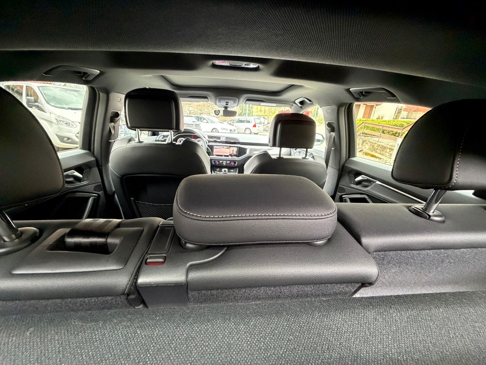 Audi Q3 Sportback 40 TFSI quattro S line, fast VOLL