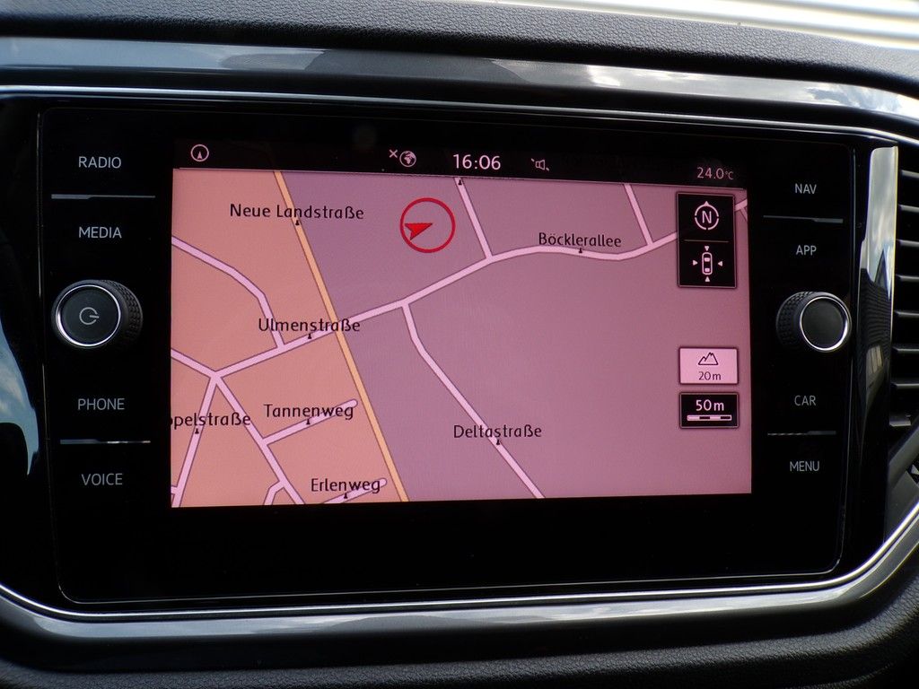 Volkswagen T-Roc 1.5 TSI Style - Samsaru's Car Outlet