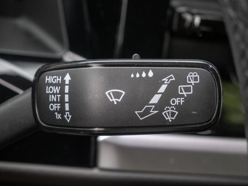 Volkswagen T7 Multivan 2.0TSI DSG - Samsaru's Car Outlet