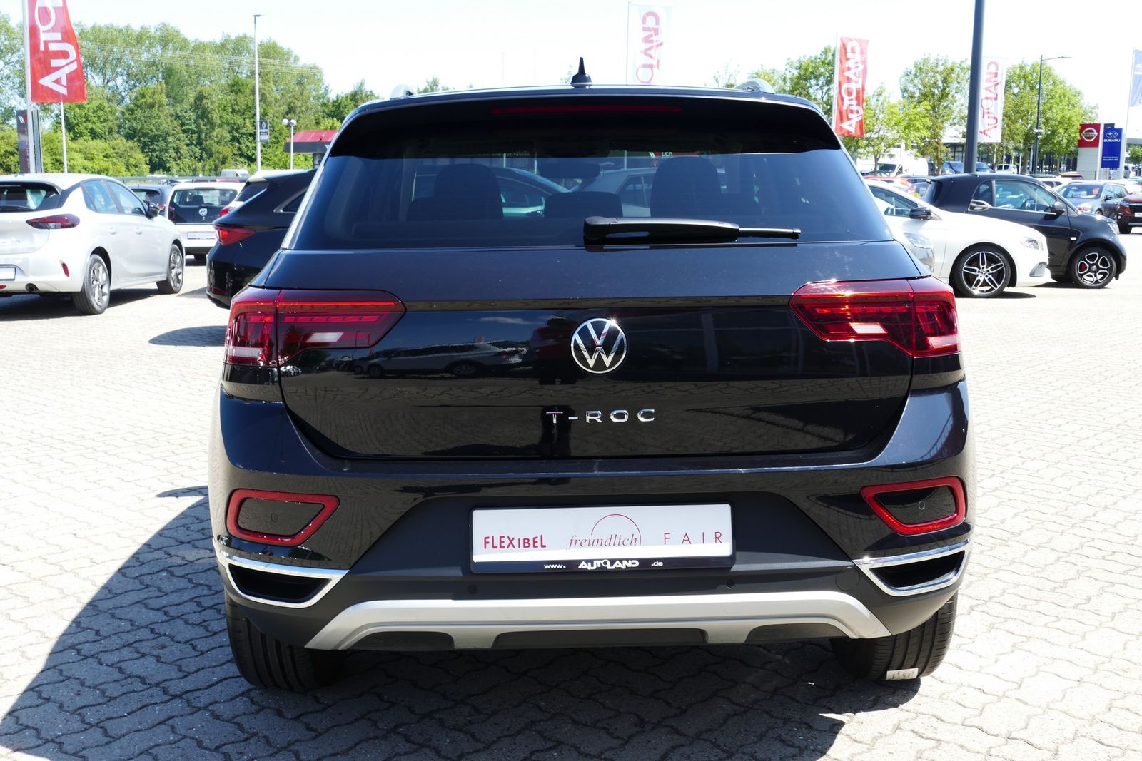 Volkswagen T-Roc 1.5 TSI Style - Samsaru's Car Outlet