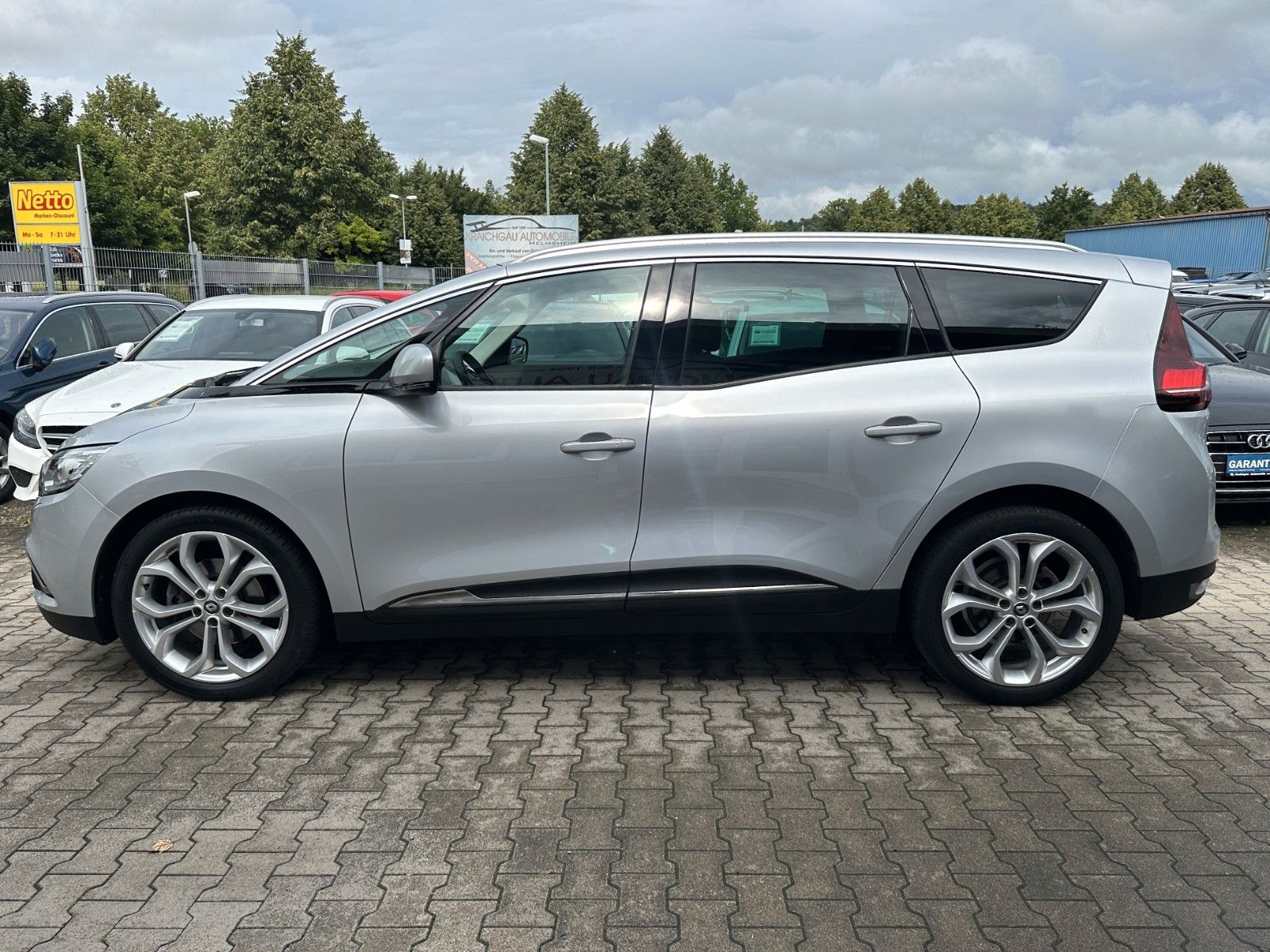 Renault Grand Scenic 160 EDC - Samsaru's Car Outlet