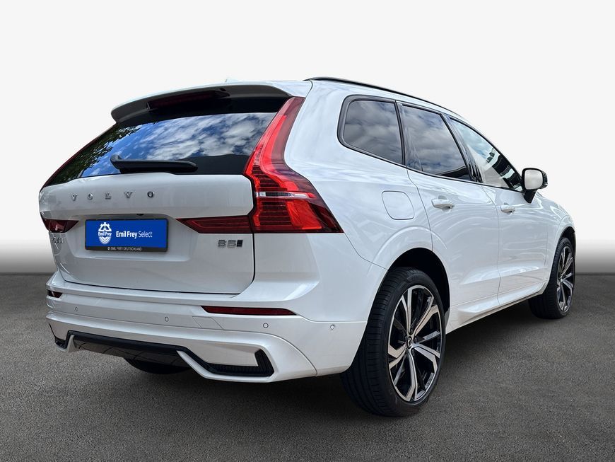 Volvo XC60 B5 B AWD Plus Dark