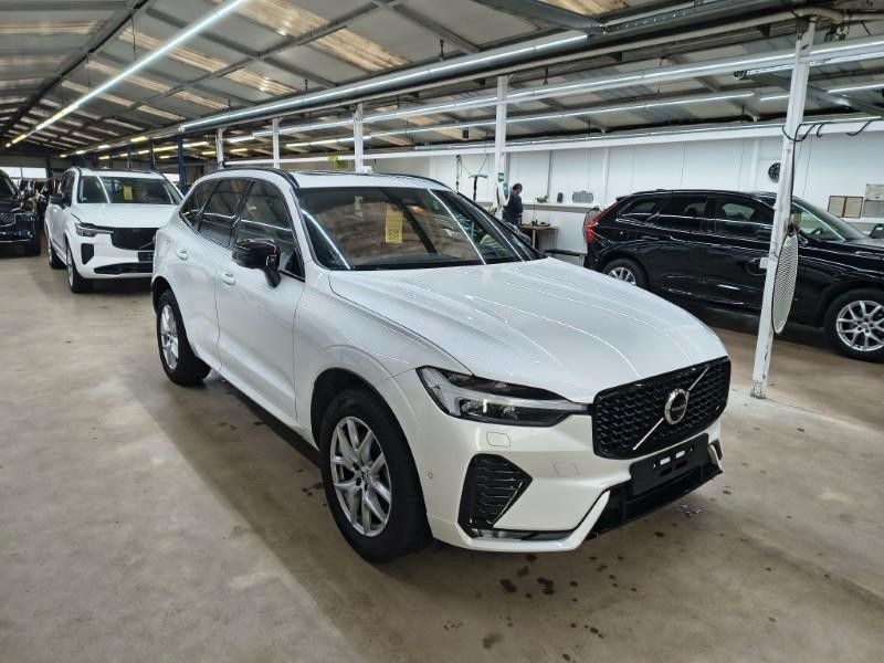 Volvo XC60 B5 Benzin AWD Dark Aut/HeadUp/AHK/LUFTF/21"